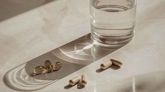 La nutricosmétique : les compléments alimentaires qui nourrissent la peau de l’intérieur